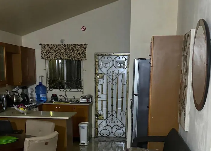 Bed & Breakfast Capable Hands *